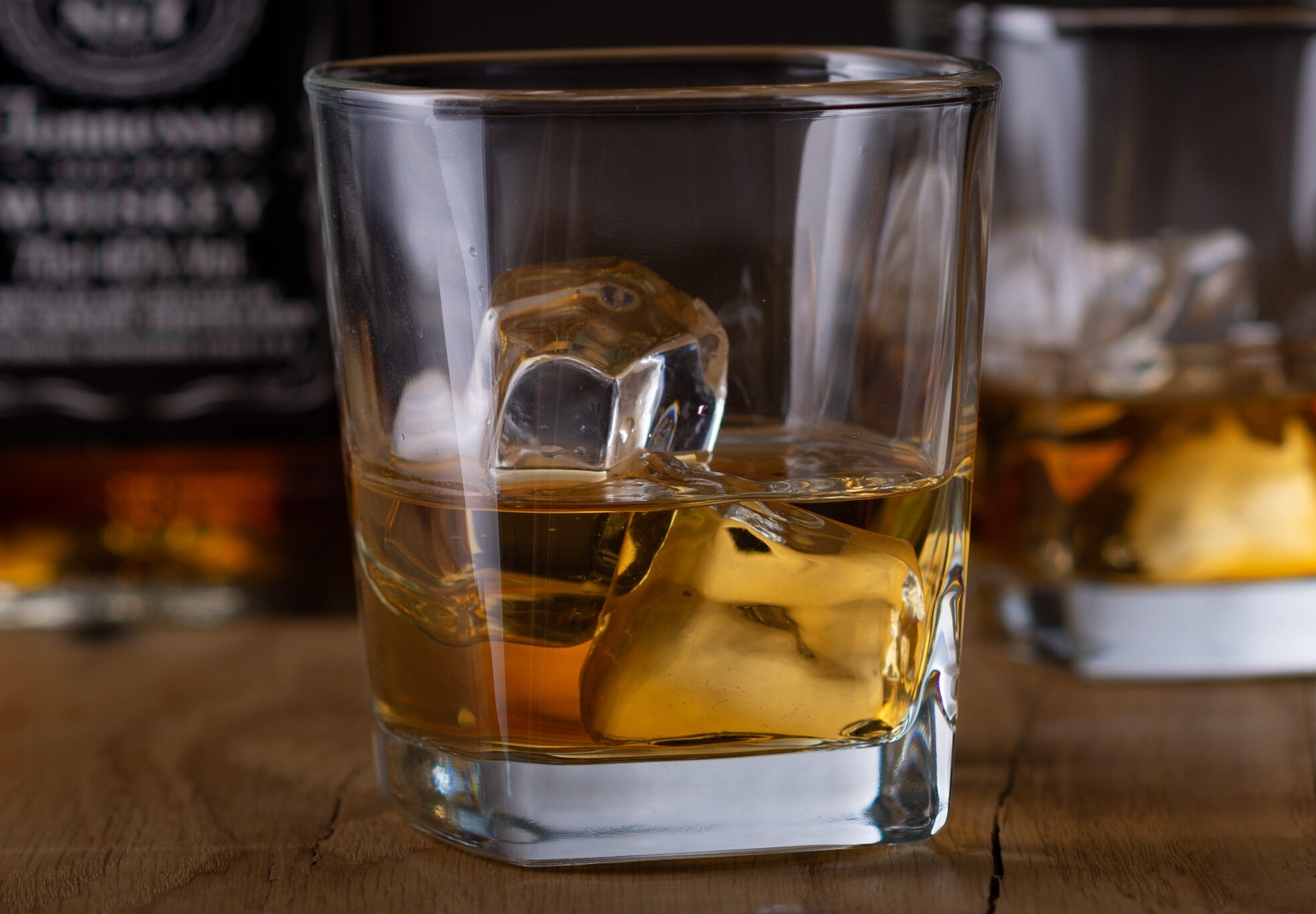 Elegancka szklanka na mocne drinki