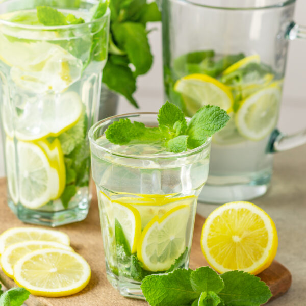 Szklanka z wzorkami longdrink na napoje