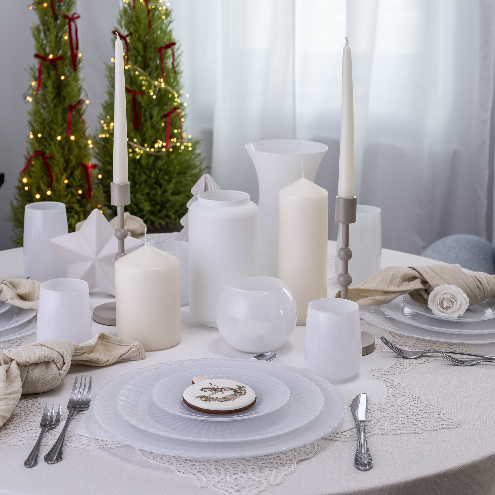 Podtalerz szklany ELEGANCE biały 32 cm